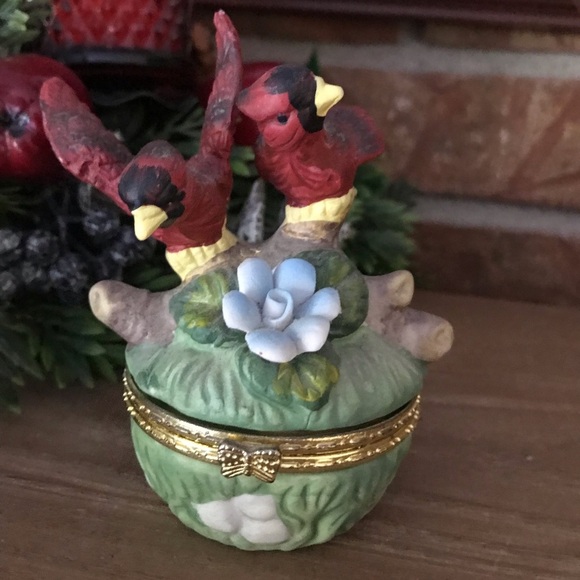 Rare Vintage Red Bird Miniature Gold Trinket Box - Picture 2 of 7